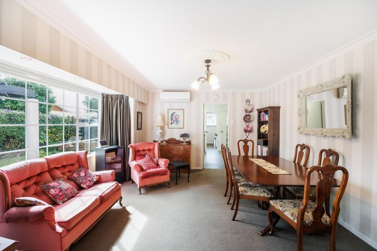Photo of property in 7 Woodfield Avenue, Roslyn, Palmerston North, 4414
