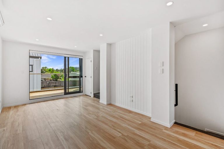 Photo of property in 4/13 Fairdale Place, Birkdale, Auckland, 0626