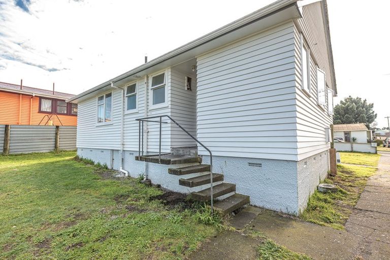 Photo of property in 46 Kowhai Street, Castlecliff, Whanganui, 4501