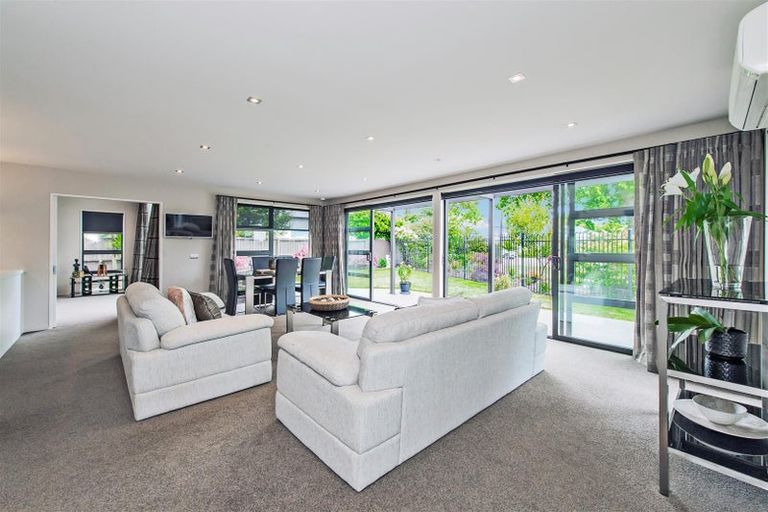 Photo of property in 4 Nightingale Place, Papanui, Christchurch, 8053