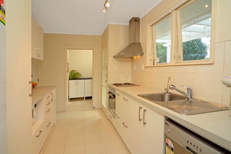 Photo of property in 1 Segedin Place, Glenfield, Auckland, 0629