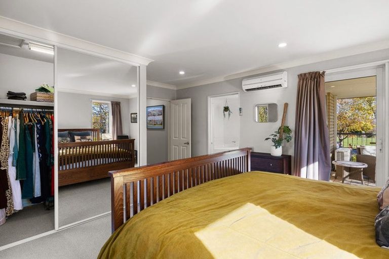 Photo of property in 54 Willowview Drive, Redwood, Christchurch, 8051