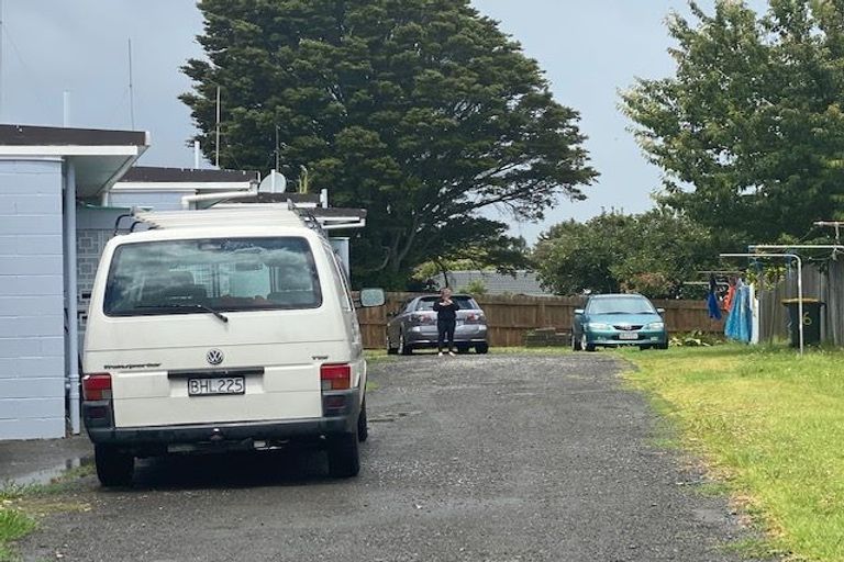 Photo of property in 18 Kent Street, Waiuku, 2123