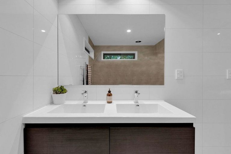 Photo of property in 48 Wiltshire Drive, Huntington, Hamilton, 3210