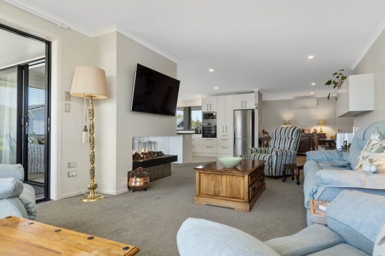 Photo of property in 2 Vesey Drive, Katikati, 3129