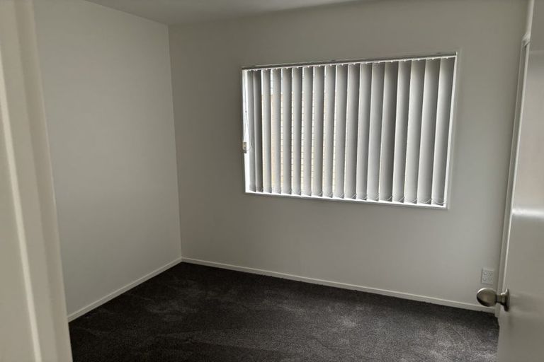 Photo of property in 78b Lincoln Park Avenue, Massey, Auckland, 0614