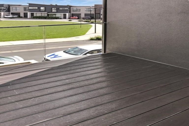 Photo of property in 14 Pottery Crescent, Hobsonville, Auckland, 0618