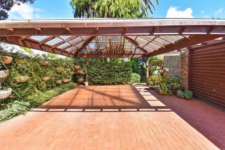 Photo of property in 30 Scenic Drive, Hillpark, Auckland, 2102