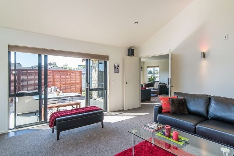 Photo of property in 65 Kotuku Drive, Paraparaumu Beach, Paraparaumu, 5032