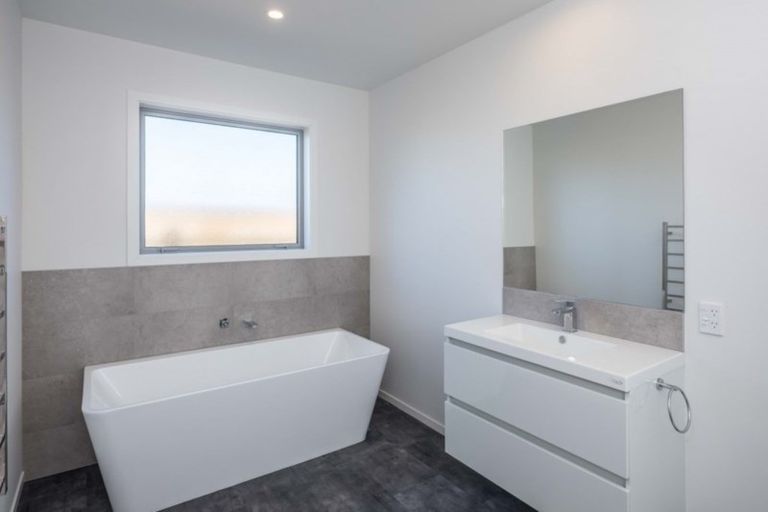 Photo of property in 22 Hudson Place, Paraparaumu, 5032