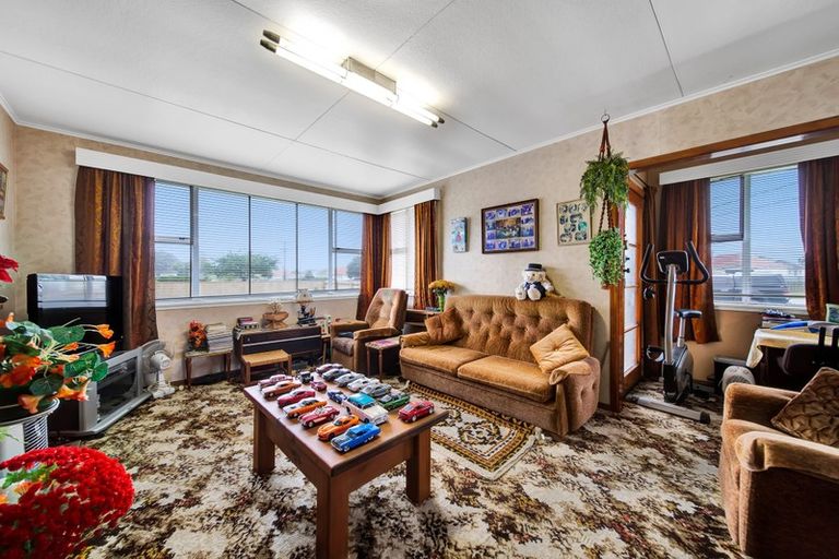 Photo of property in 277 South Road, Hawera, 4610