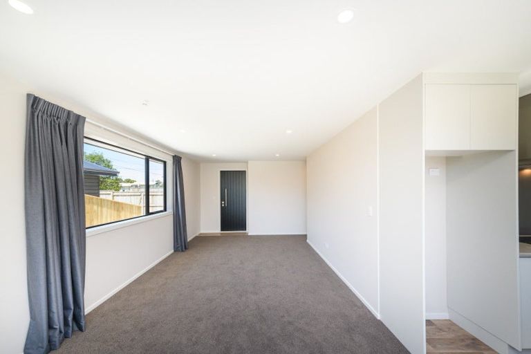 Photo of property in 2/68a Hedges Street, Sanson, 4817