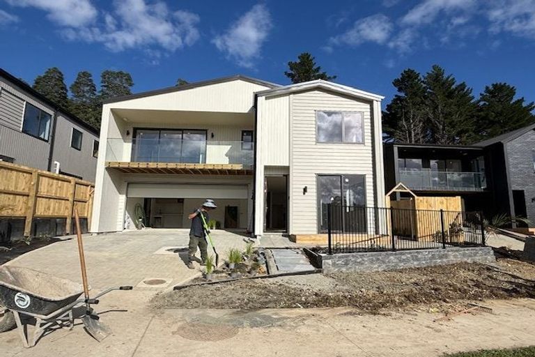 Photo of property in 244c West Hoe Heights, Orewa, 0931