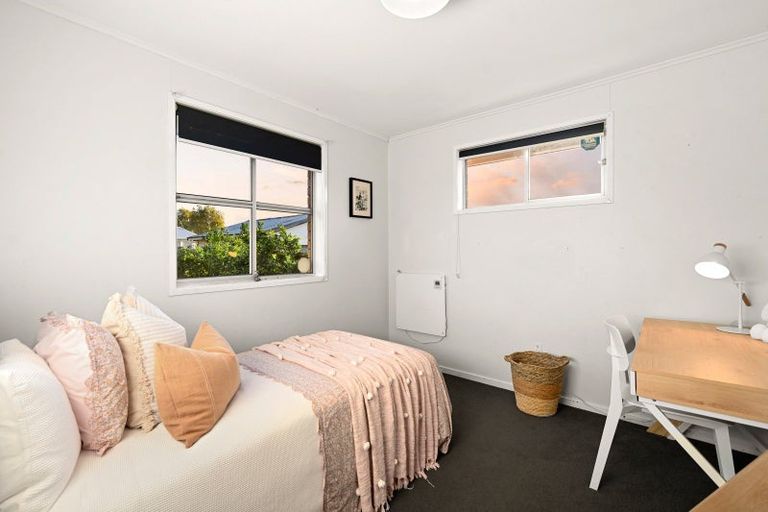 Photo of property in 102 Browning Street, Leamington, Cambridge, 3432