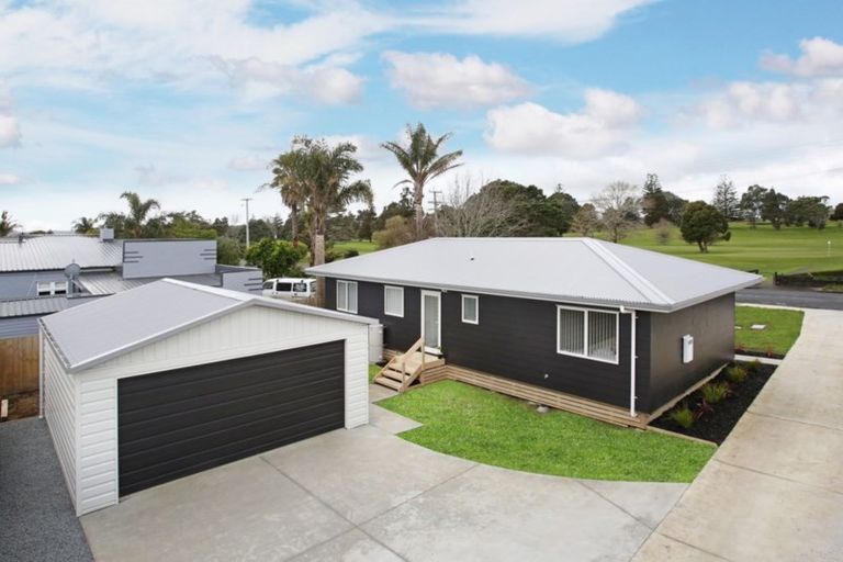 Photo of property in 14a Racecourse Road, Waiuku, 2123