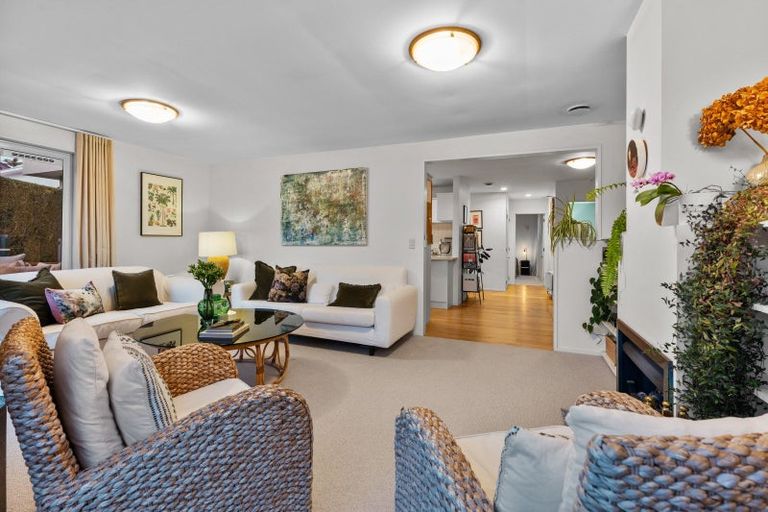 Photo of property in 2/7 Morton Avenue, Forrest Hill, Auckland, 0620