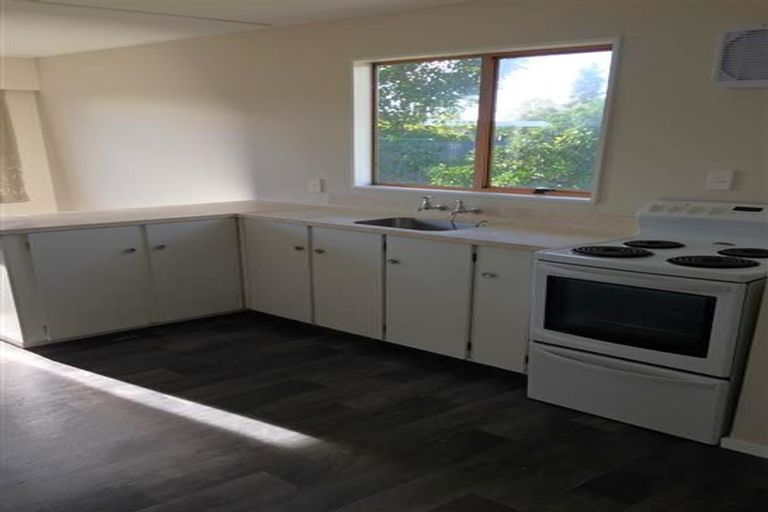 Photo of property in 16 Jeffares Place, Taradale, Napier, 4112