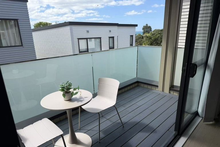 Photo of property in 2/26 Long Bay Drive, Torbay, Auckland, 0630