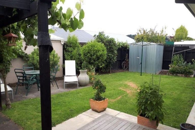 Photo of property in 8 Woodbank Street, Somerfield, Christchurch, 8024
