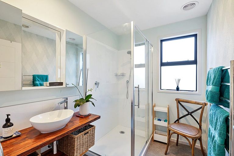 Photo of property in 9 Kapurau Lane, Merrilands, New Plymouth, 4312