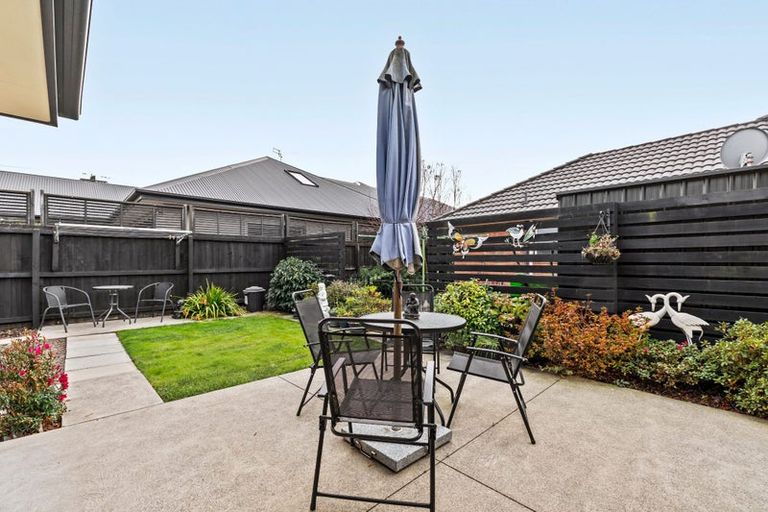Photo of property in 14 Hussey Road, Harewood, Christchurch, 8051