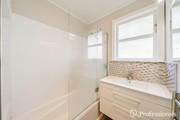 Photo of property in 5 Delaney Drive, Stokes Valley, Lower Hutt, 5019