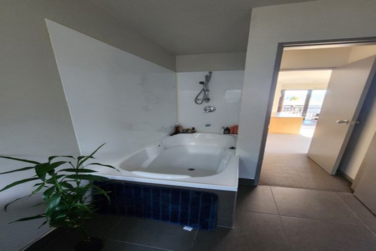 Photo of property in 17b Scotstoun Place, Glen Eden, Auckland, 0602