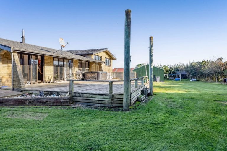 Photo of property in 8 Muggeridge Road, Manutahi, Patea, 4598