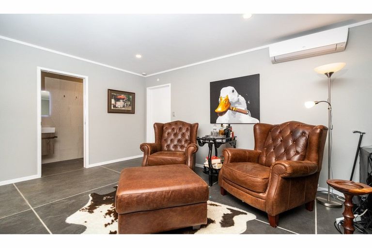 Photo of property in 325a Hobsonville Road, Hobsonville, Auckland, 0618