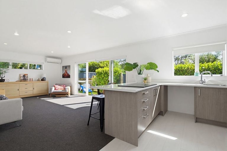 Photo of property in 5 Hetherington Road, Ranui, Auckland, 0612