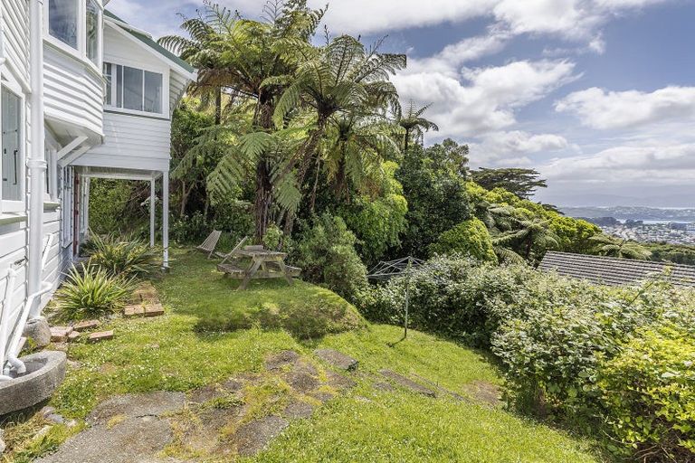 Photo of property in 79a Mills Road, Brooklyn, Wellington, 6021