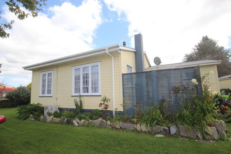 Photo of property in 2 Ettrick Place, Tokoroa, 3420