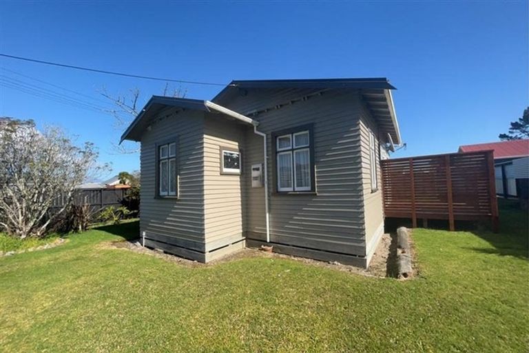 Photo of property in 6 Derby Street, Westport, 7825