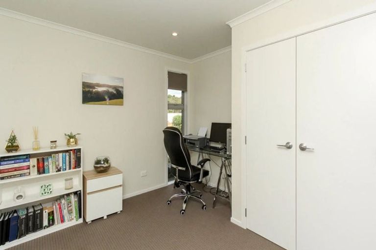 Photo of property in 92 Smart Road, Glen Avon, New Plymouth, 4312