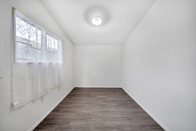 Photo of property in 38 Pinedale Place, Henderson, Auckland, 0610