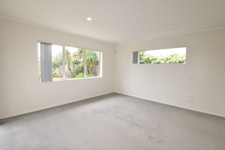 Photo of property in 9 Judd Place, Orewa, 0931