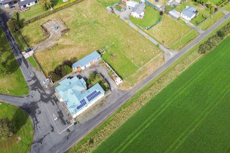 Photo of property in Main Road, Tauweru, Masterton, 5889