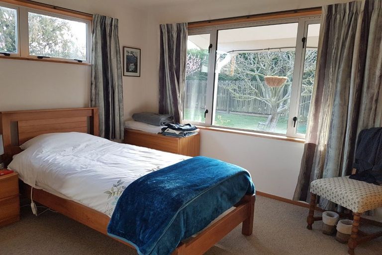 Photo of property in 3 Kingham Place, Avonhead, Christchurch, 8042