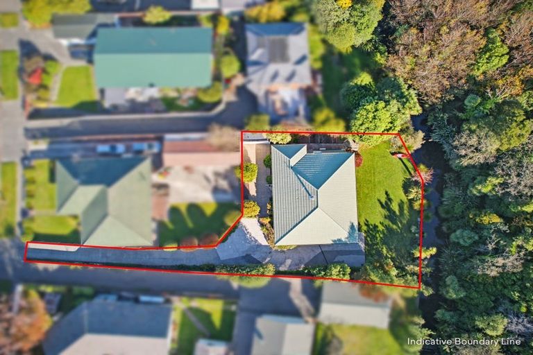 Photo of property in 96a Warren Crescent, Hillmorton, Christchurch, 8025