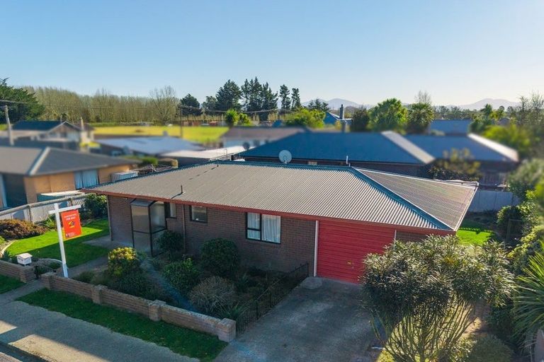 Photo of property in 42 Saint Leonards Road, Temuka, 7920