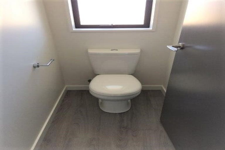 Photo of property in 15 Kirimoko Crescent, Wanaka, 9305