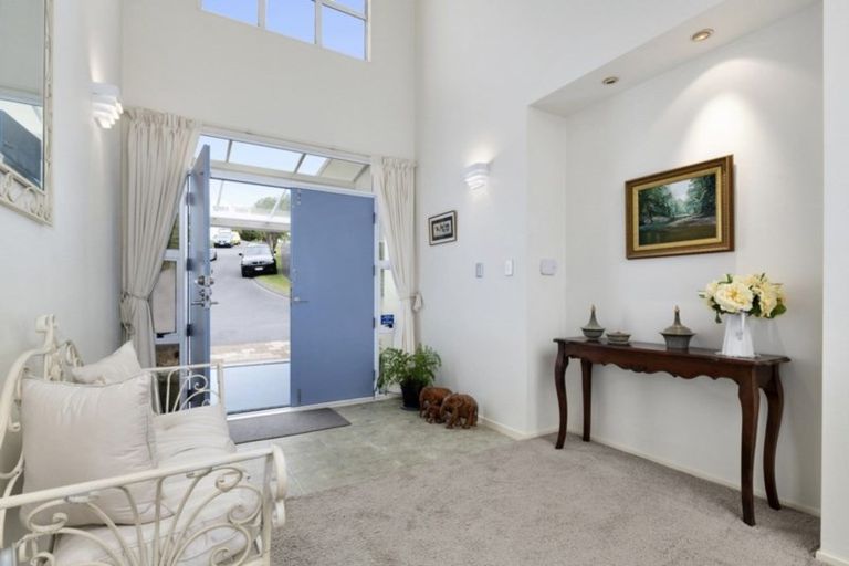 Photo of property in 28 Molyneux Close, Whitby, Porirua, 5024