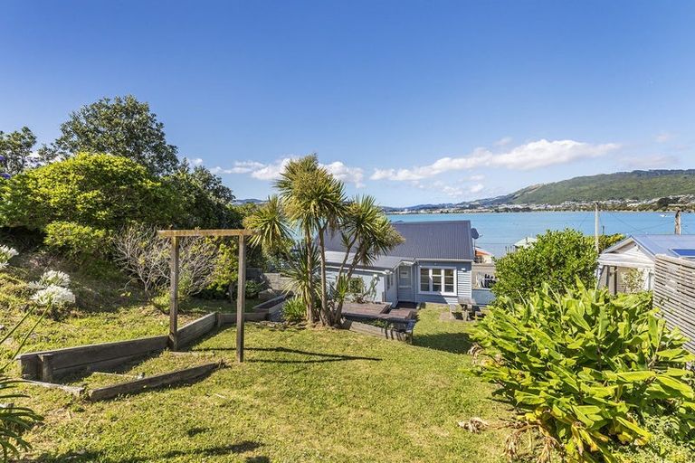 Photo of property in 7 Onepoto Road, Titahi Bay, Porirua, 5022
