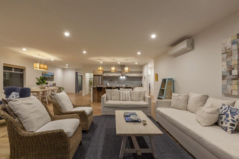 Photo of property in 68 Marine Parade, Paraparaumu Beach, Paraparaumu, 5032