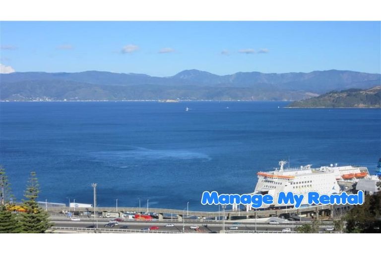 Photo of property in 2/82 Barnard Street, Wadestown, Wellington, 6012