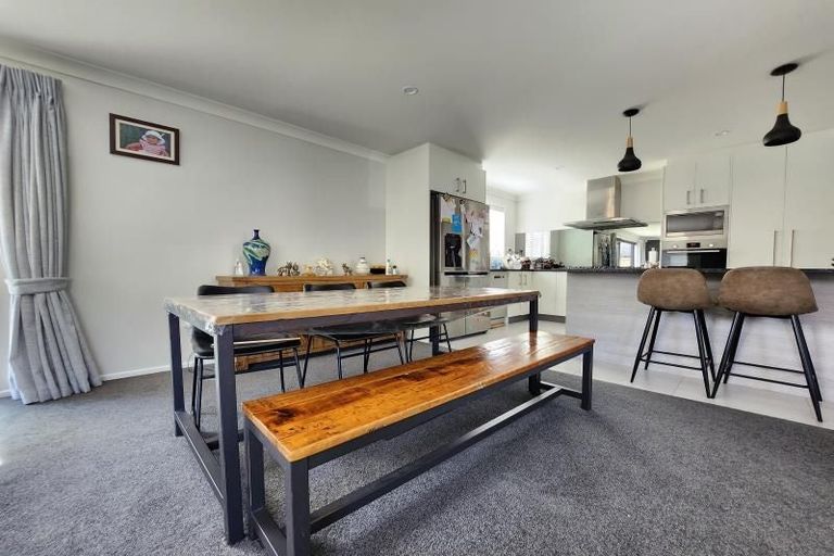 Photo of property in 126 Melksham Drive, Churton Park, Wellington, 6037