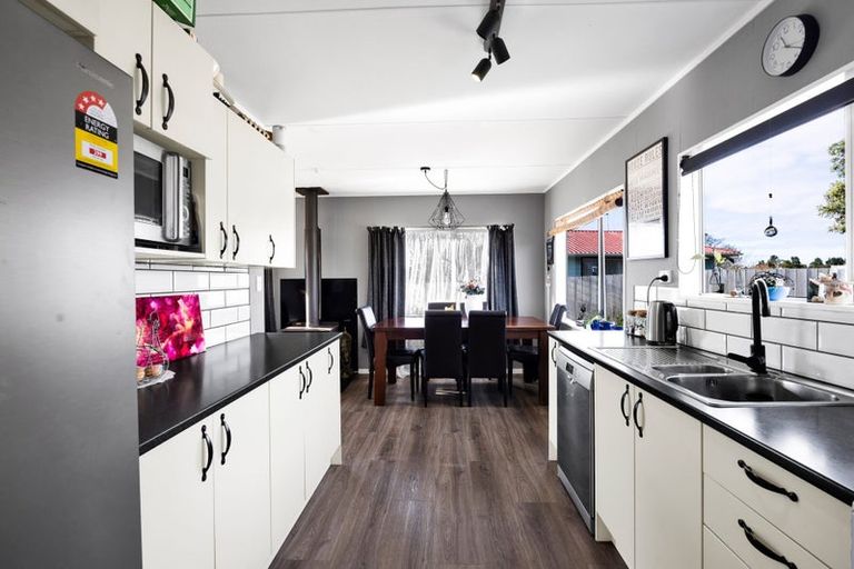 Photo of property in 1 Raunui Crescent, Inglewood, 4330