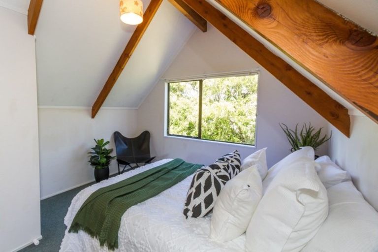 Photo of property in 33 James Cook Drive, Whitby, Porirua, 5024