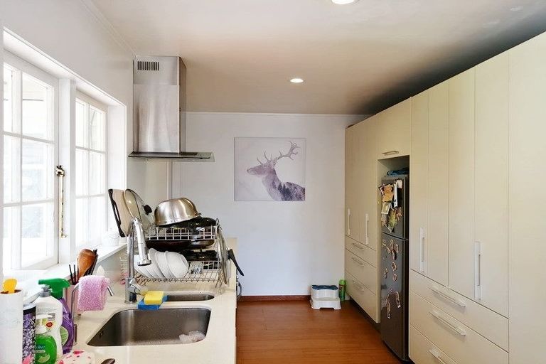 Photo of property in 14 Porter Avenue, Te Atatu South, Auckland, 0610