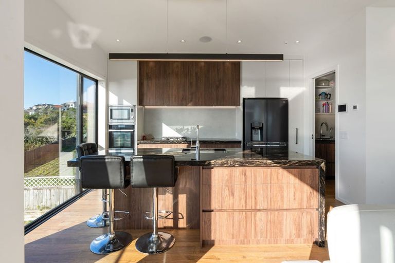 Photo of property in 49 Ashton Fitchett Drive, Brooklyn, Wellington, 6021